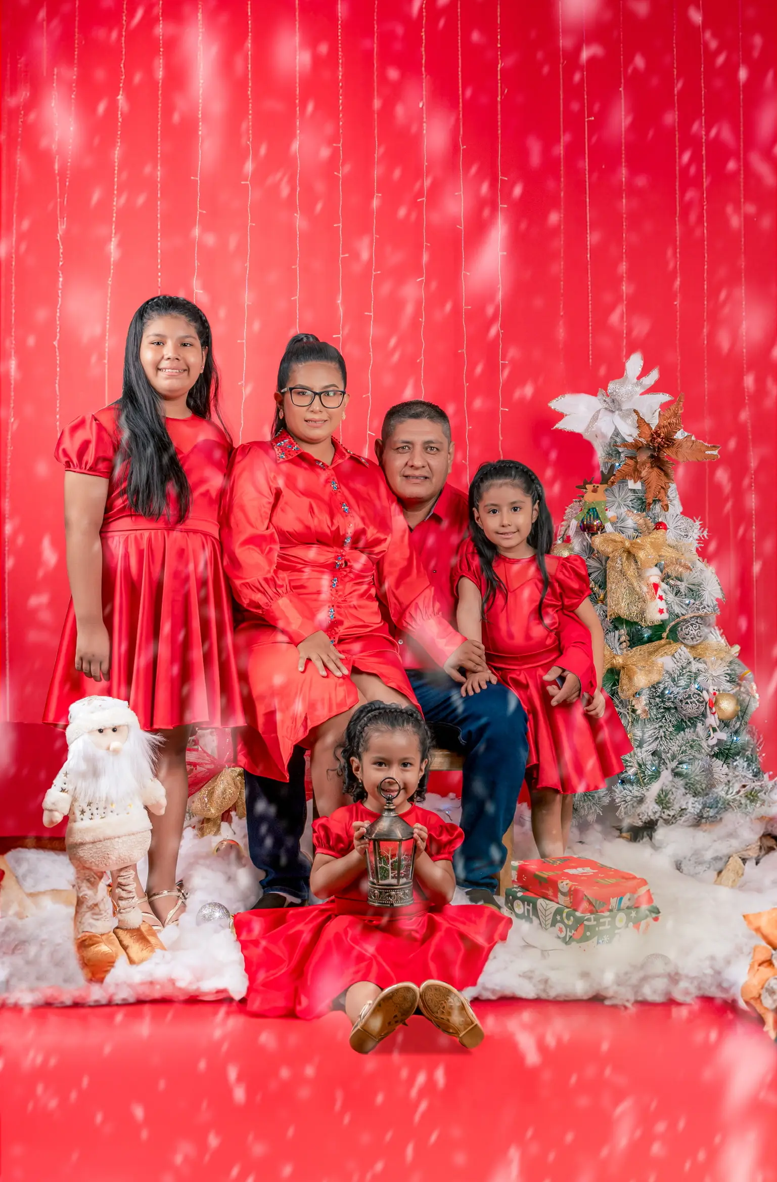 Familia fotografiada en una sesión navideña anterior de Foráneo Black