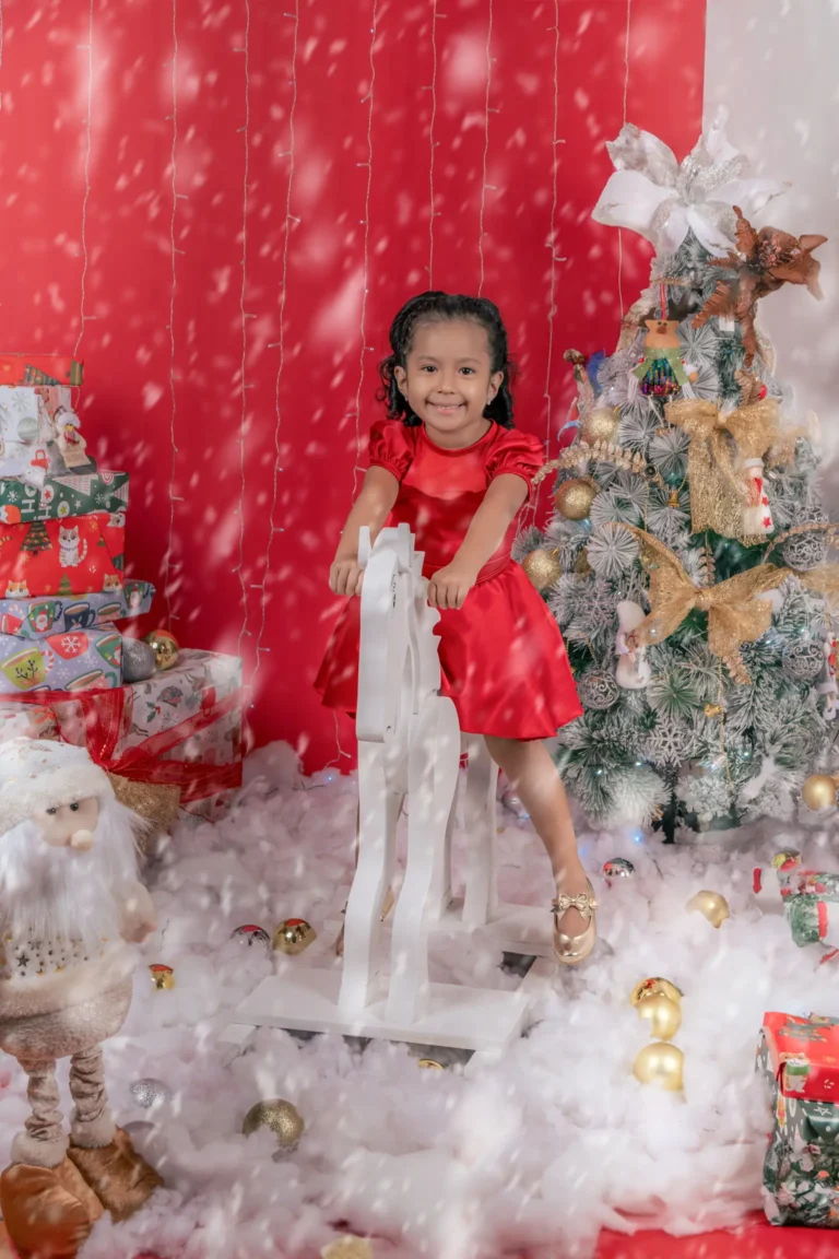 Fotografía infantil de una sesión navideña anterior de Foráneo Black